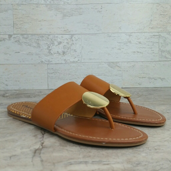 SALE!!!
 Sandal Tan Gold Disk Thong Slide-In Flat Sandal NEW - Picture 2 of 8